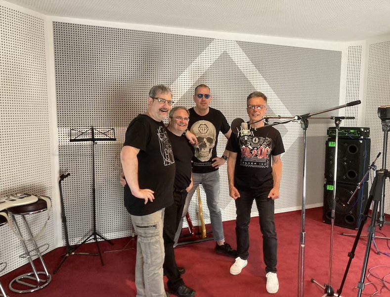 DIE UNKOMPLIZIERTEN im Erzschlag Tonstudio DIE UNKOMPLIZIERTEN bei den Aufnahmen der offiziellen Hymne zum Altenburger Skatstadtmarathon