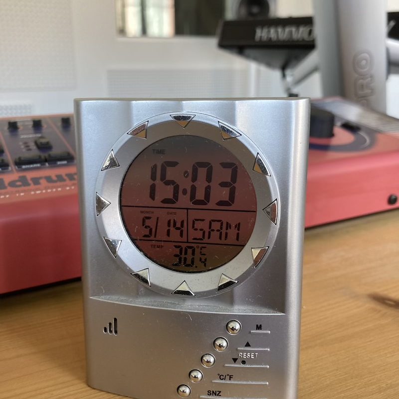 30,4 Grad im Tonstudio 0,4 Grad im Tonstudio während der Aufnahmen der Altenburger Skatstadt Marathon-Hymne.